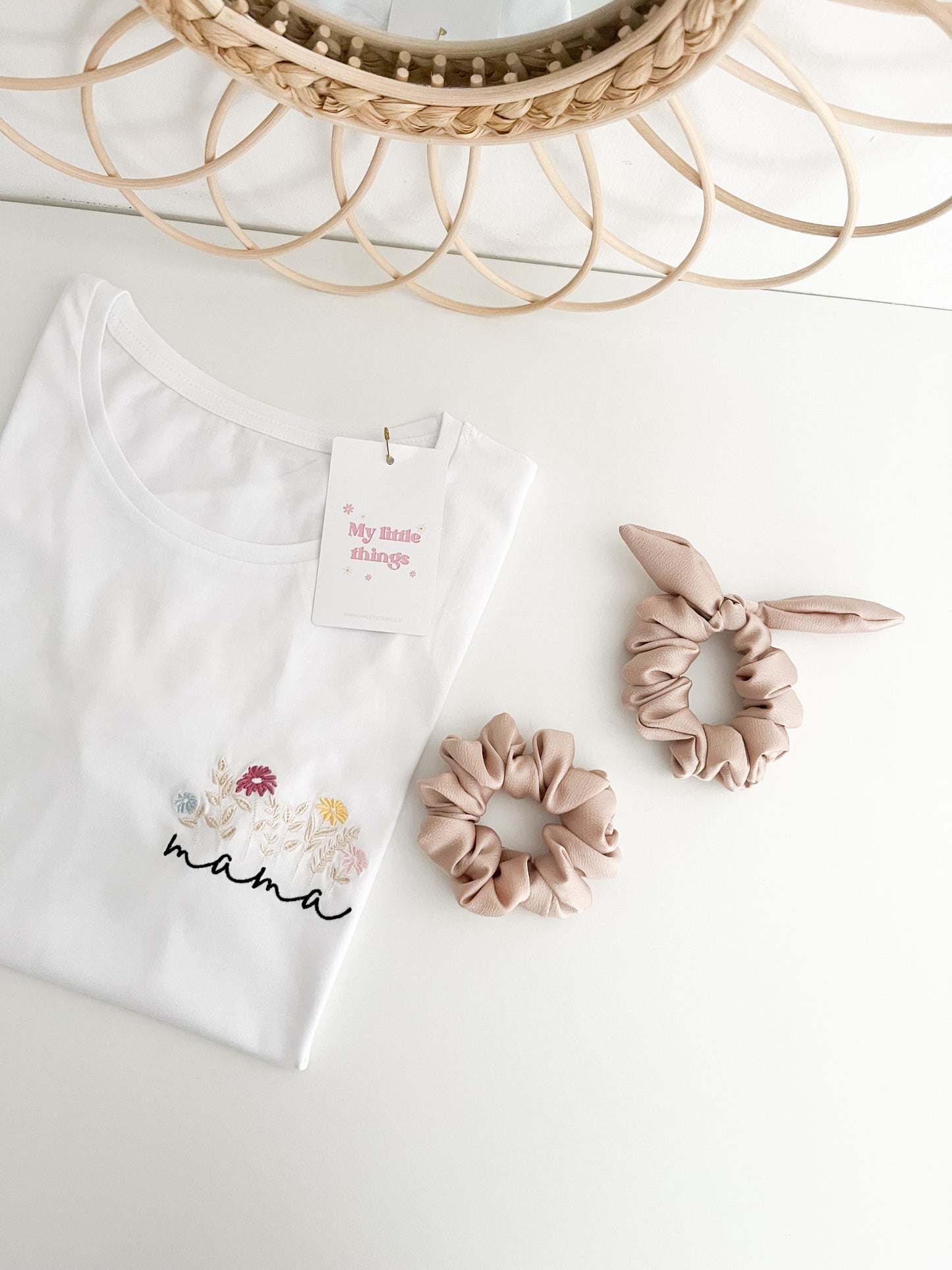 Scrunchie s pentljo