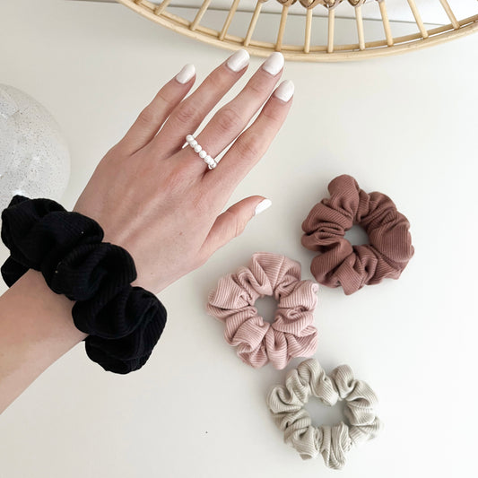 Ribbed scrunchie - več barv